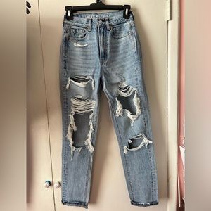 AE Highest Waist Mom Jean
Worn once 
Excellent condition
